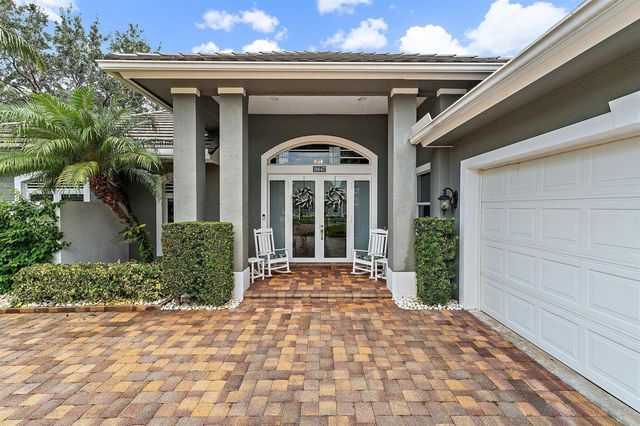 18647 SE Lakeside Way, Tequesta, FL 33469