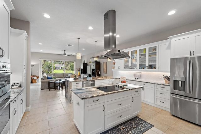18647 SE Lakeside Way, Tequesta, FL 33469