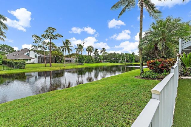 18647 SE Lakeside Way, Tequesta, FL 33469