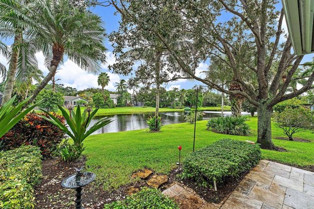18647 SE Lakeside Way, Tequesta, FL 33469