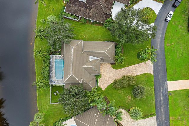 18647 SE Lakeside Way, Tequesta, FL 33469