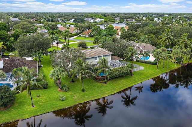 18647 SE Lakeside Way, Tequesta, FL 33469