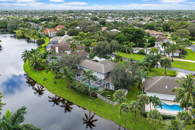 18647 SE Lakeside Way, Tequesta, FL 33469