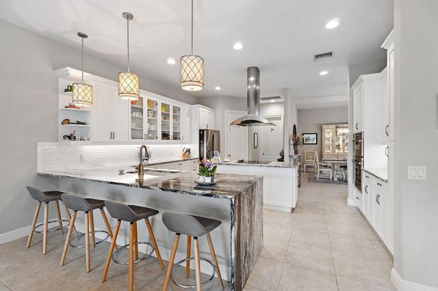 18647 SE Lakeside Way, Tequesta, FL 33469