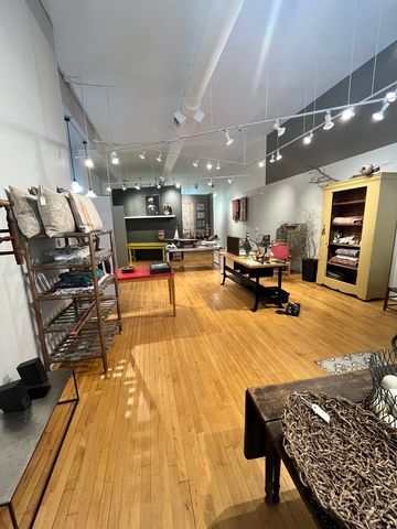 7349 Madison Street G, Forest Park, IL 60130