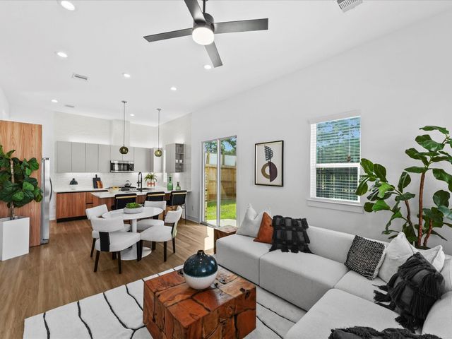 2582 W Tidwell Road, Houston, TX 77091