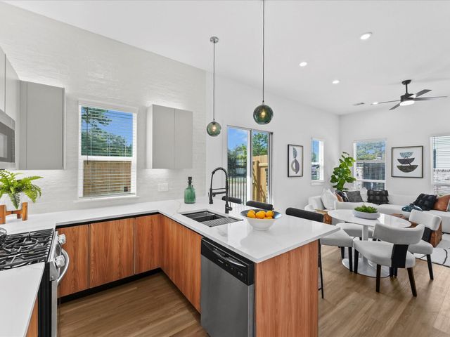 2582 W Tidwell Road, Houston, TX 77091