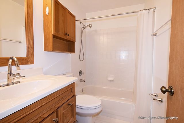 2824 Wheatland Court, Naperville, IL 60564