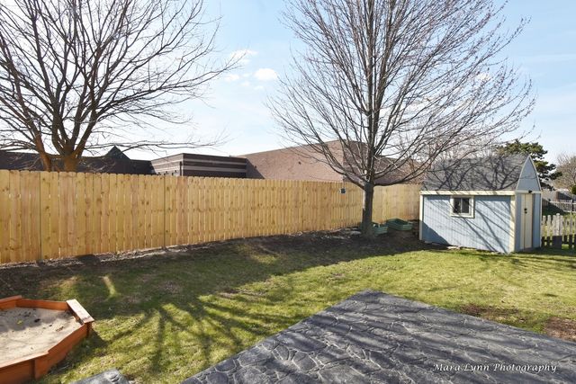 2824 Wheatland Court, Naperville, IL 60564