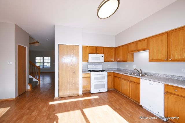 2824 Wheatland Court, Naperville, IL 60564