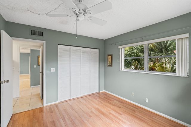 1 Abbey Lane 201, Delray Beach, FL 33446