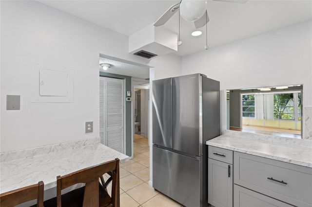 1 Abbey Lane 201, Delray Beach, FL 33446