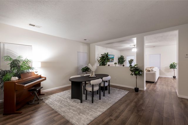 10828 McMichael Lane SW, Albuquerque, NM 87121