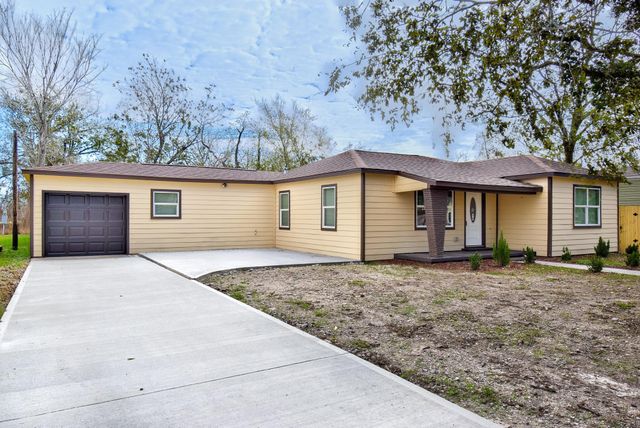 3611 Cedar Street, Damon, TX 77430