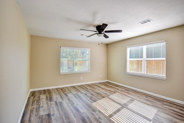 3611 Cedar Street, Damon, TX 77430