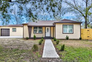 3611 Cedar Street, Damon, TX 77430