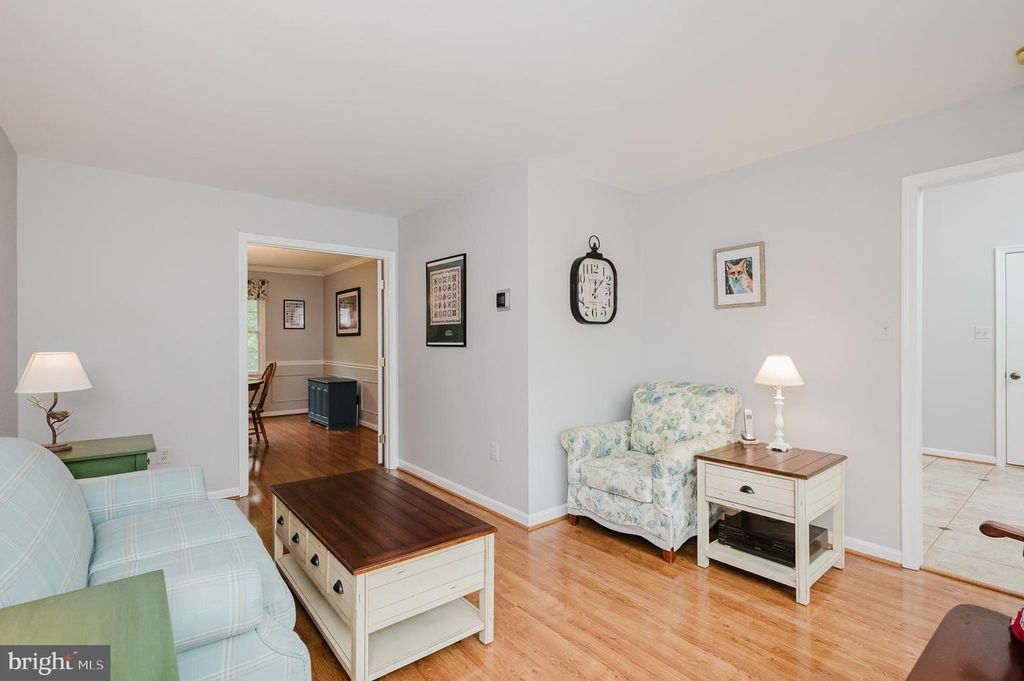 Image 8 of property listing at 922 DELRAY DR, Forest Hill, MD 21050