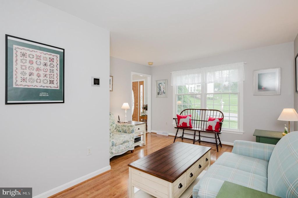 Image 9 of property listing at 922 DELRAY DR, Forest Hill, MD 21050