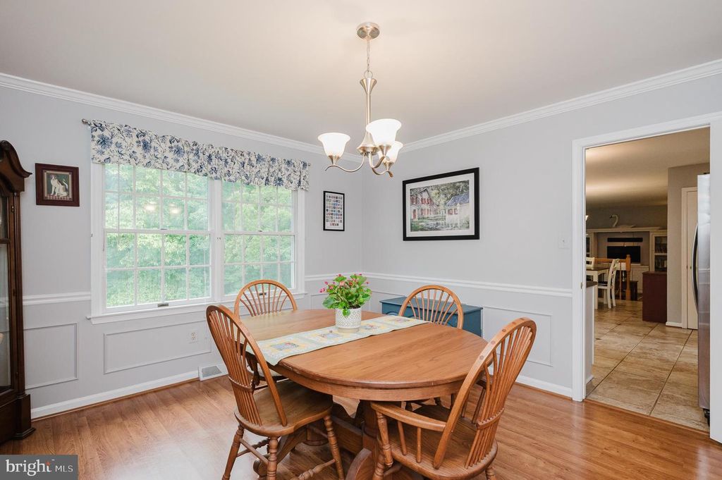 Image 10 of property listing at 922 DELRAY DR, Forest Hill, MD 21050