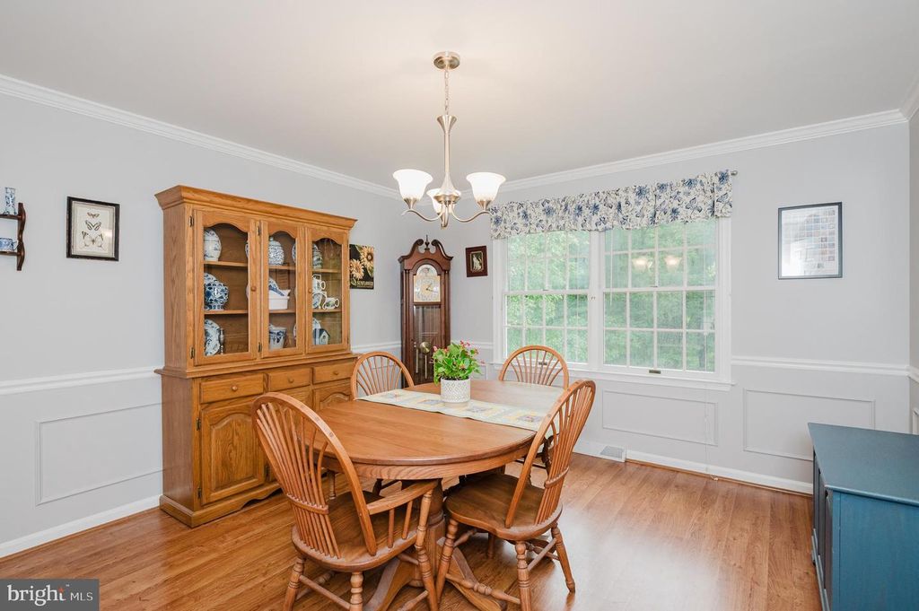Image 11 of property listing at 922 DELRAY DR, Forest Hill, MD 21050