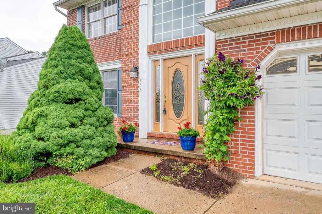 Image 2 of property listing at 922 DELRAY DR, Forest Hill, MD 21050