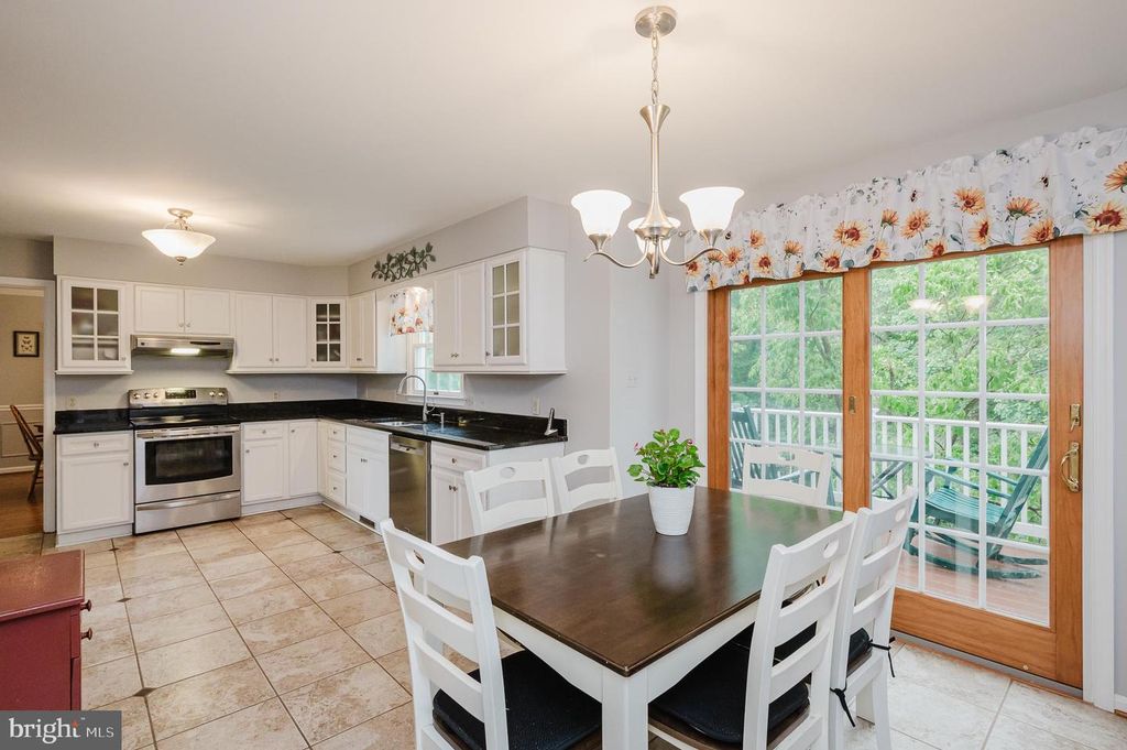 Image 19 of property listing at 922 DELRAY DR, Forest Hill, MD 21050