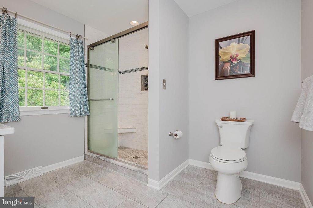 Image 33 of property listing at 922 DELRAY DR, Forest Hill, MD 21050