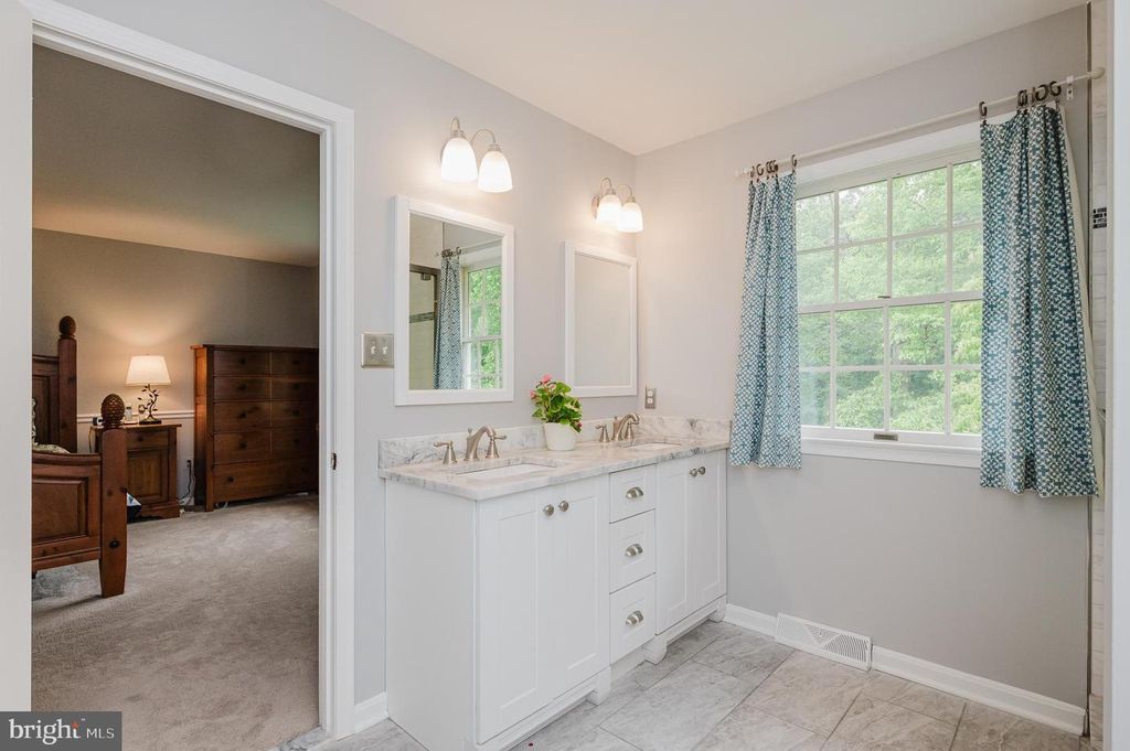Image 34 of property listing at 922 DELRAY DR, Forest Hill, MD 21050