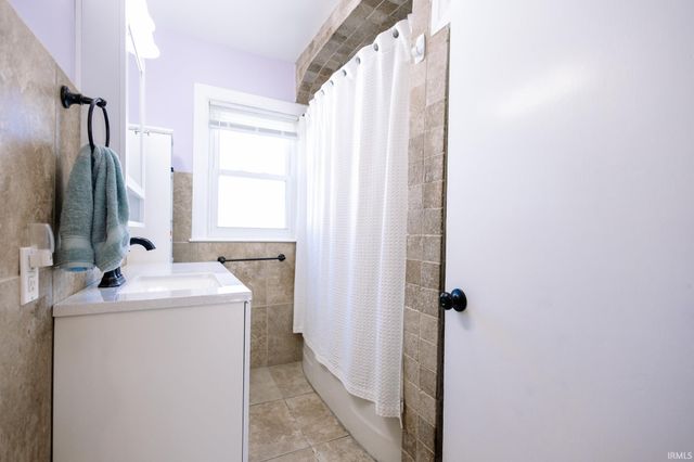 1015 N Alvord Boulevard, Evansville, IN 47711