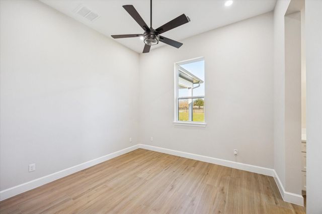 27645 Spring Hill Road, Hempstead, TX 77445