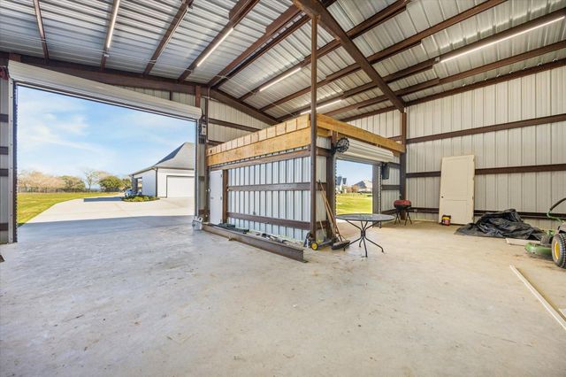27645 Spring Hill Road, Hempstead, TX 77445