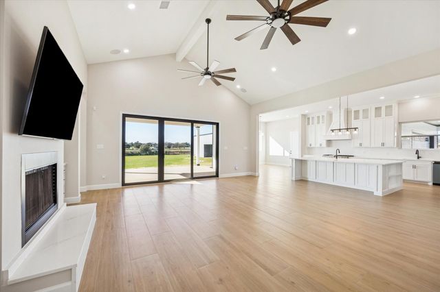 27645 Spring Hill Road, Hempstead, TX 77445