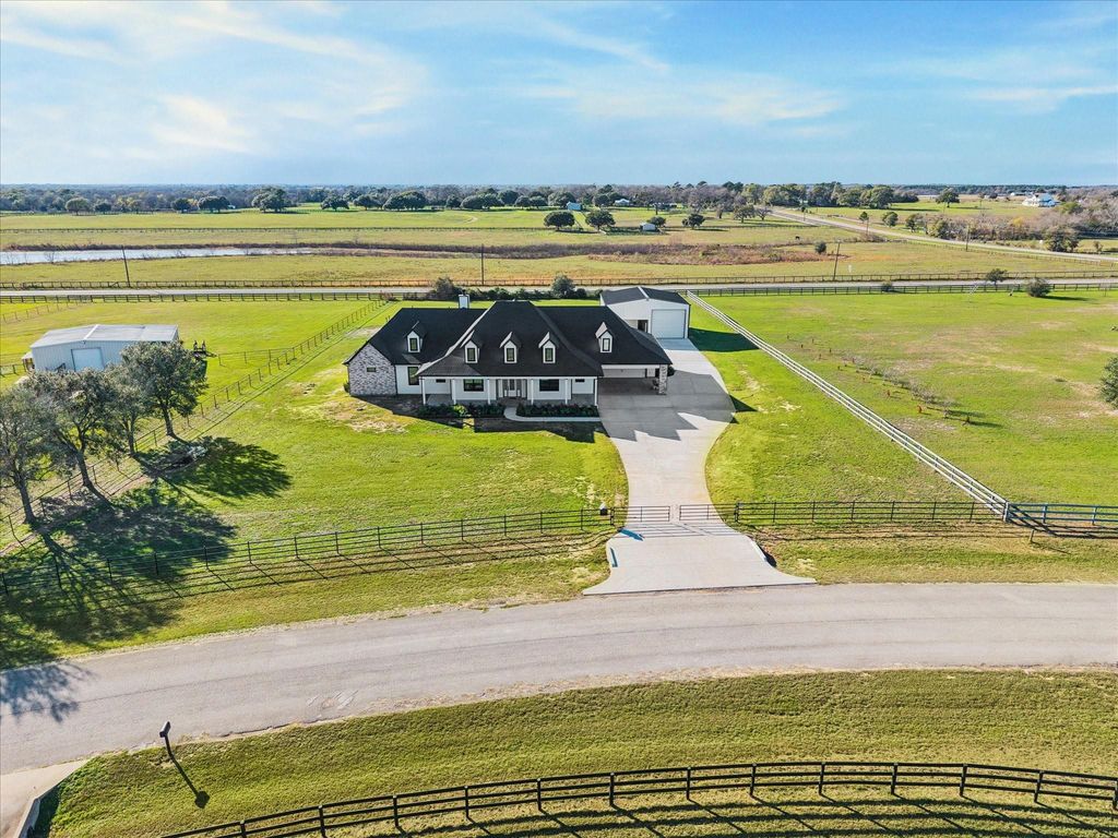 27645 Spring Hill Road, Hempstead, TX 77445