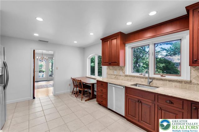 1236 Moffitt, Bethlehem City, PA 18018