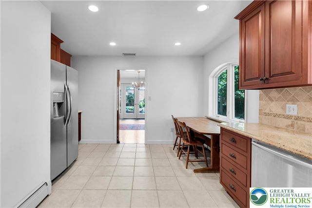 1236 Moffitt, Bethlehem City, PA 18018