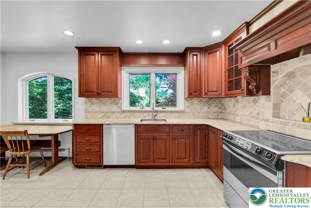 1236 Moffitt, Bethlehem City, PA 18018