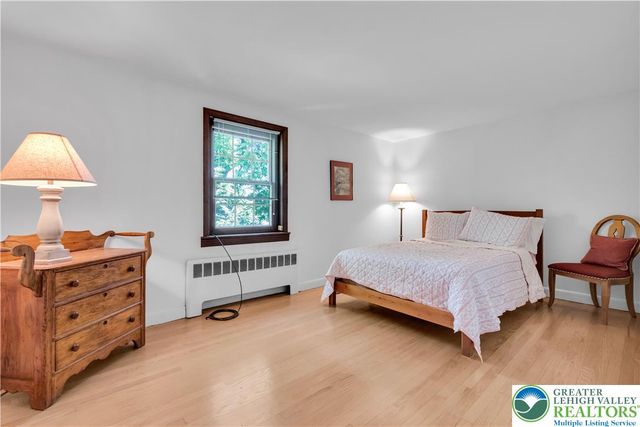 1236 Moffitt, Bethlehem City, PA 18018