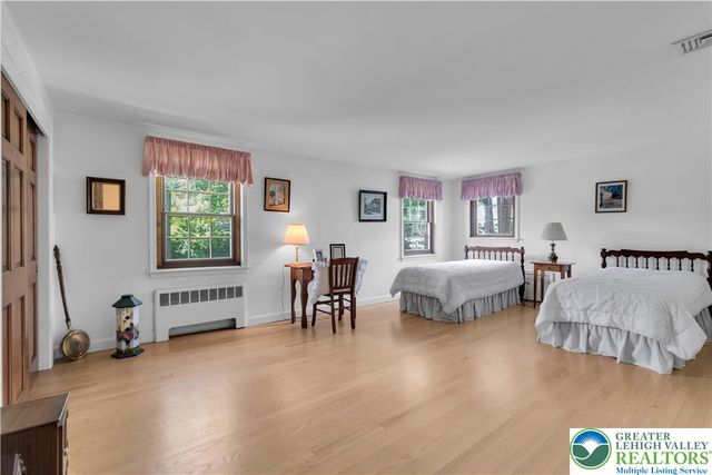 1236 Moffitt, Bethlehem City, PA 18018