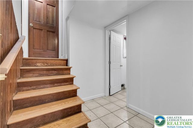 1236 Moffitt, Bethlehem City, PA 18018