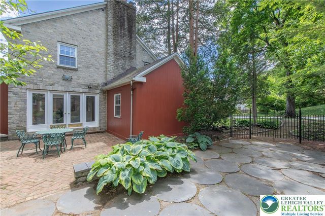 1236 Moffitt, Bethlehem City, PA 18018