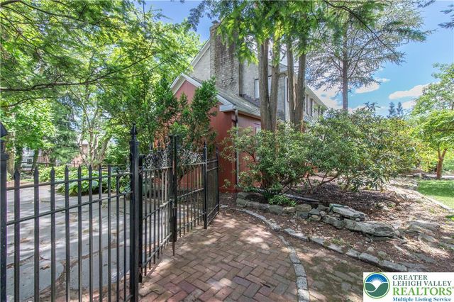 1236 Moffitt, Bethlehem City, PA 18018