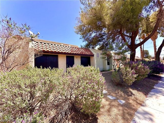 2112 Venus Avenue A, North Las Vegas, NV 89030