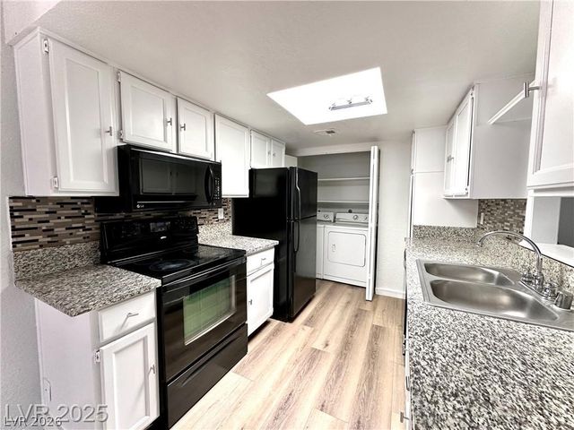 2112 Venus Avenue A, North Las Vegas, NV 89030