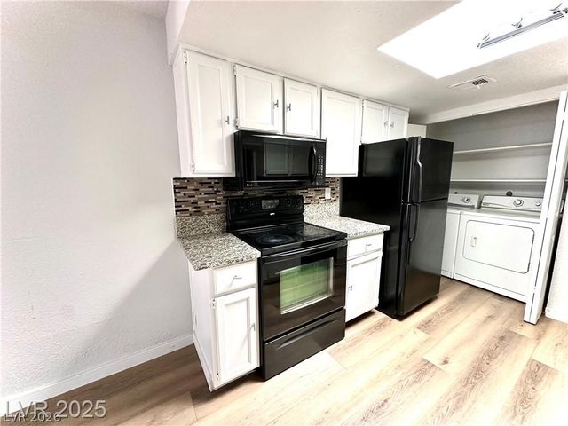 2112 Venus Avenue A, North Las Vegas, NV 89030