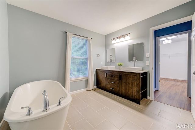 1012 Landing Place Drive, Lake St Louis, MO 63367