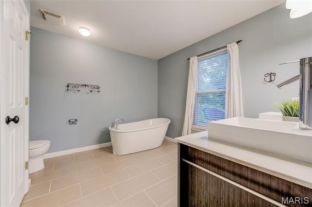 1012 Landing Place Drive, Lake St Louis, MO 63367