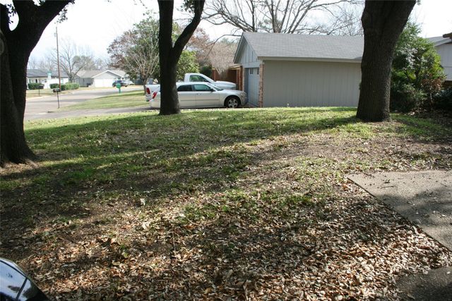 2205 Towne North Drive, Cleburne, TX 76033