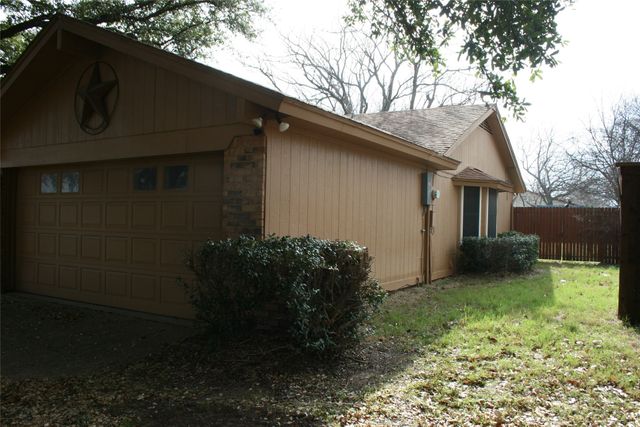 2205 Towne North Drive, Cleburne, TX 76033