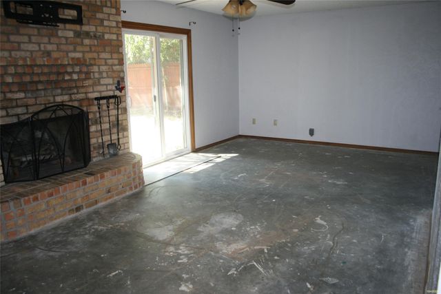 2205 Towne North Drive, Cleburne, TX 76033
