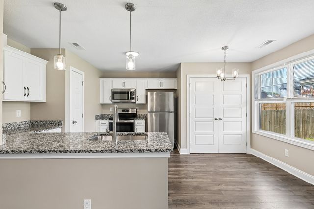 161 Ardell Dr, Clarksville, TN 37040